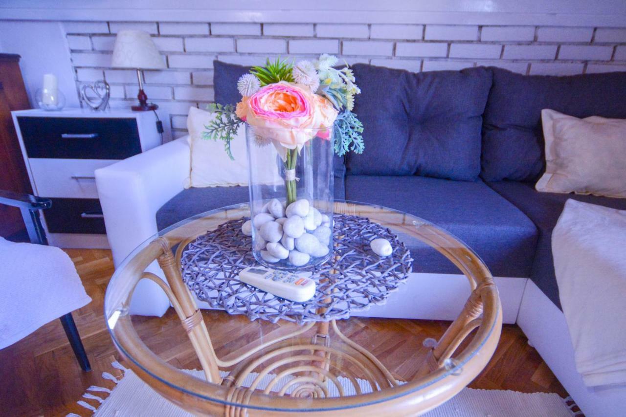 Vendi Apartment *